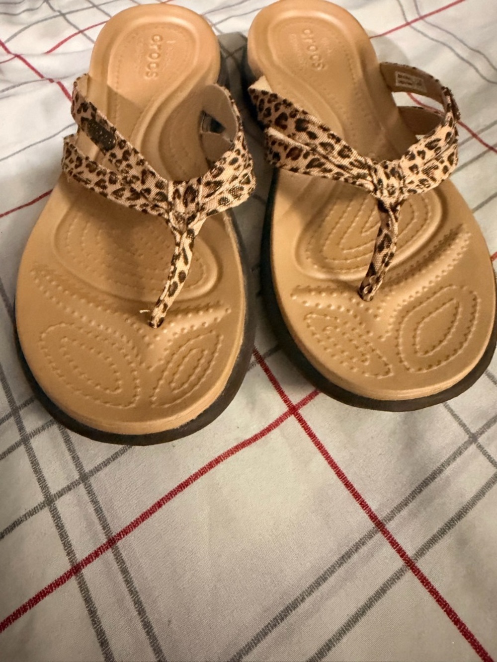 CROCS Women’s Tan Wedge Sandals with Leopard-Print Straps - Picture 3 of 4